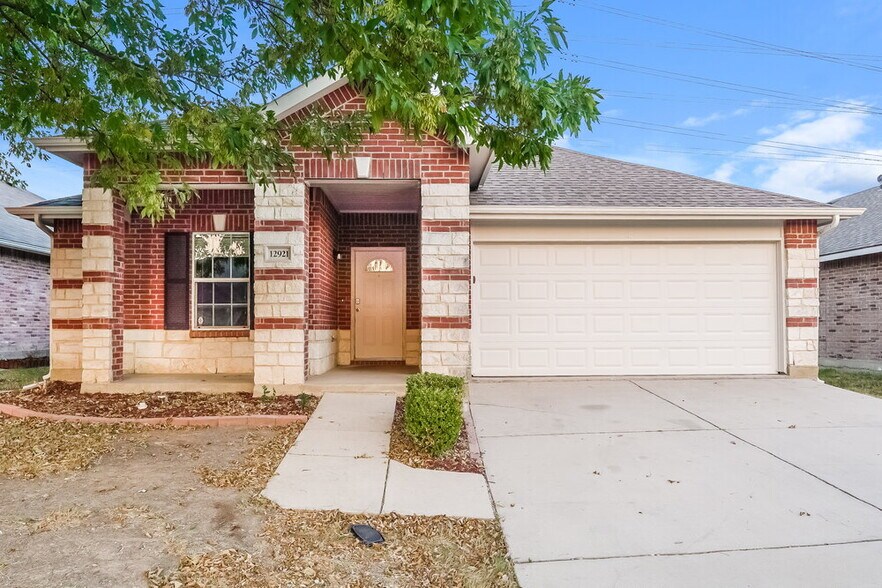 Primary Photo - 12921 Pricklybranch Dr