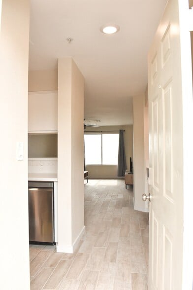 Building Photo - 2056 Mesquite Ln
