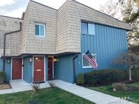 Building Photo - 1223 Stratfield Rd