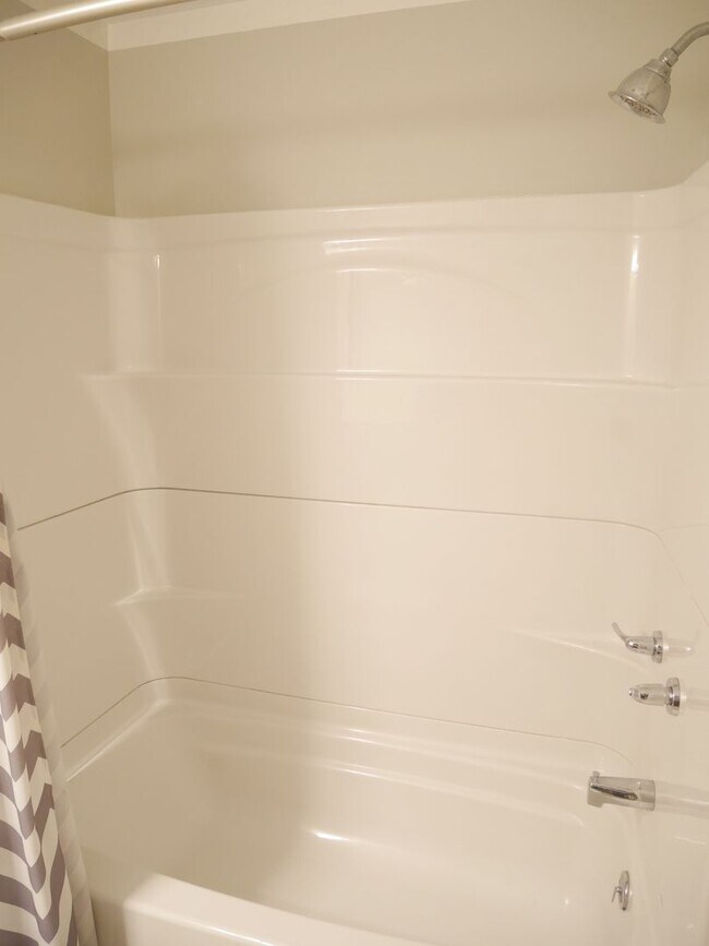 Building Photo - Modern 5-Bedroom Home in Easton – Offered Furnished or Unfurnished