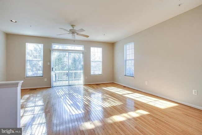 Building Photo - 100 Penwick Cir