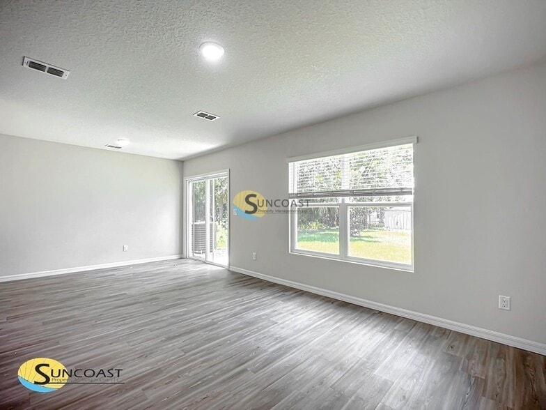 Building Photo - 32 Rosepetal Ln