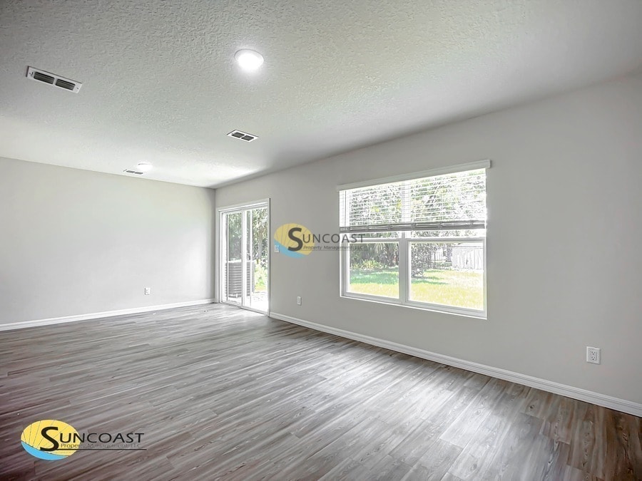 Building Photo - 127 Wellwood Ln