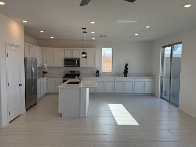 Building Photo - Brand new Southwest 3 bedrooms 2.5 bathrooms