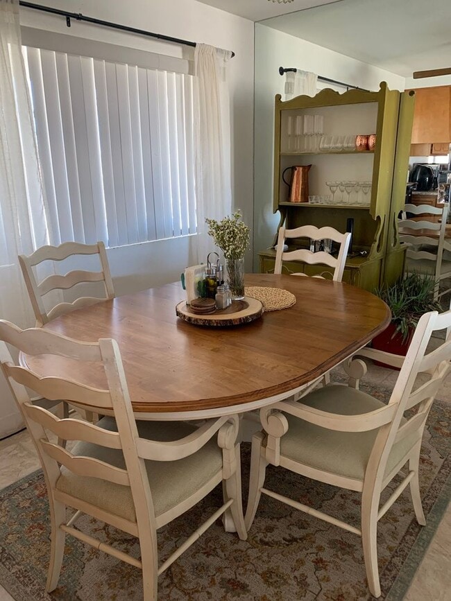 Building Photo - Beautiful BOHO Home Near the National Park
