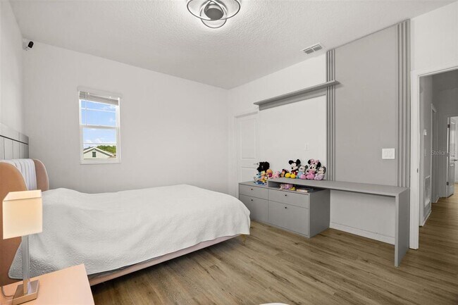 Building Photo - 11163 Great Rock St