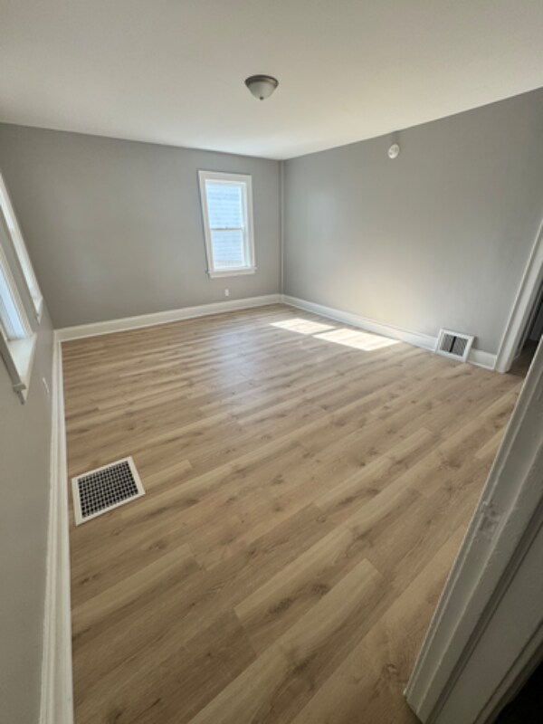 Building Photo - 4905 26th Ave