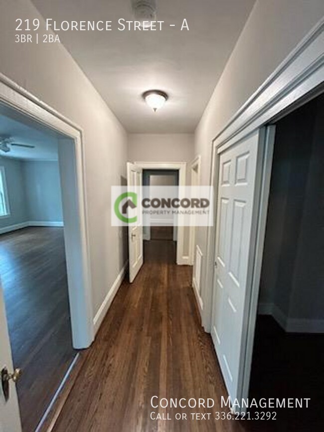 Building Photo - 219 Florence St