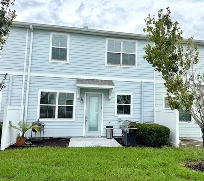 Building Photo - Townhome For Rent in Storey Lake - 3/2.5 w...