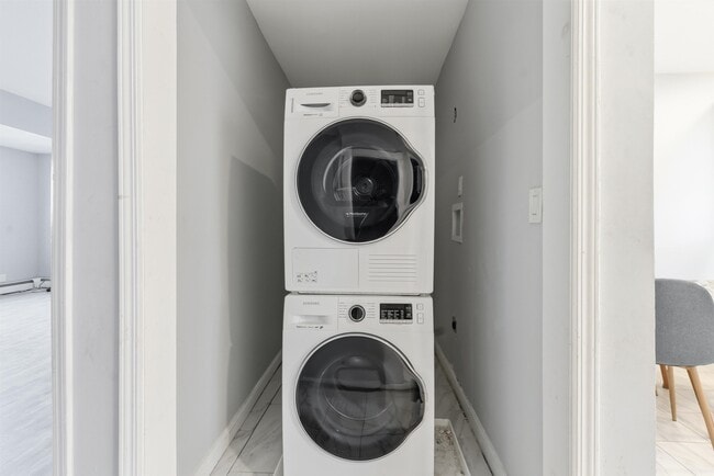 Building Photo - 336 W Palisade Ave