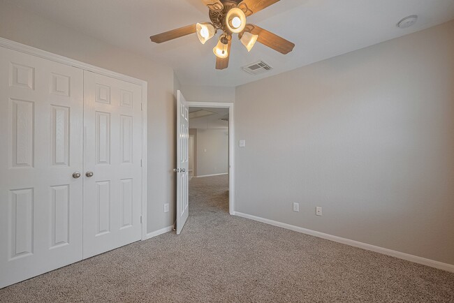 Building Photo - 9714 Angleside Ln