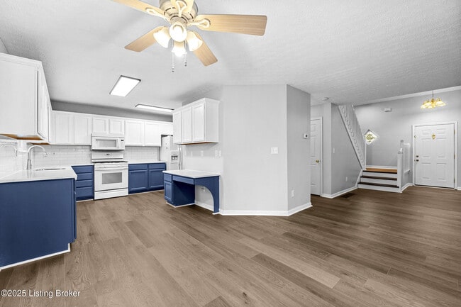 Building Photo - 11001 Bay Run Dr