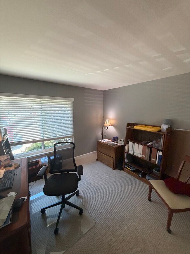 Building Photo - 3 Bed 2 Bath In Livorna Estates