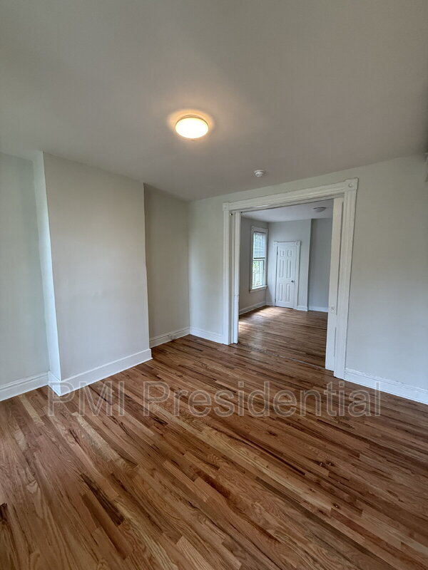 Building Photo - 1812 3rd Ave