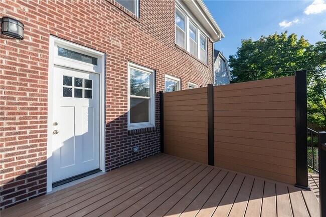 Building Photo - 533 N Euclid Ave