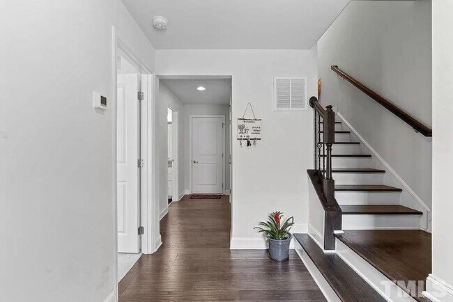 Building Photo - 1030 Brownsmith Dr