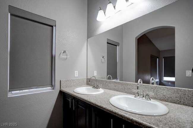 Building Photo - 2586 Land Rush Dr