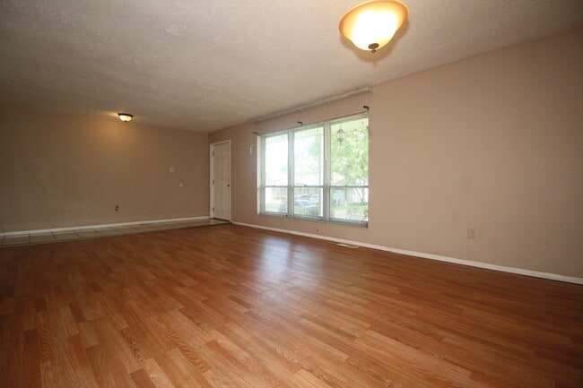 Building Photo - 12985 Verwood Dr