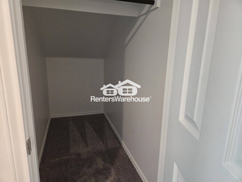 Building Photo - 2530 Carlow Ln