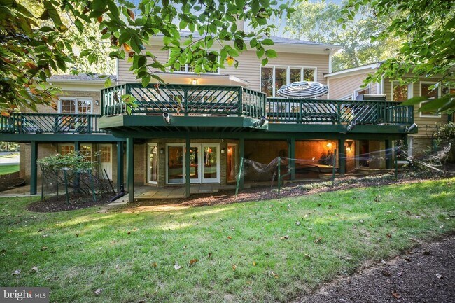 Building Photo - 9454 Newbridge Dr