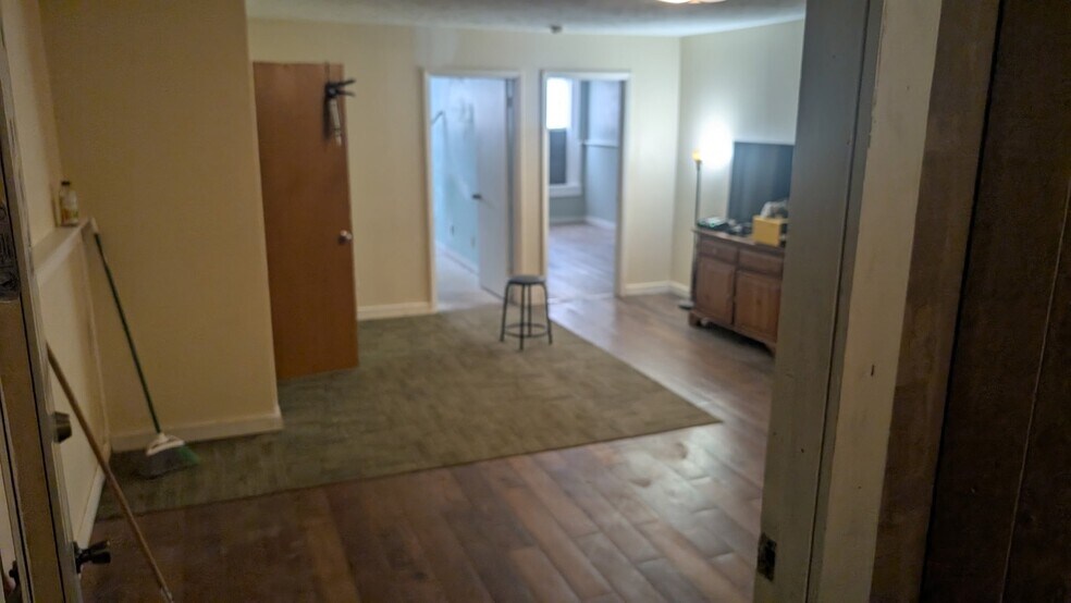 Building Photo - 60 N Main St