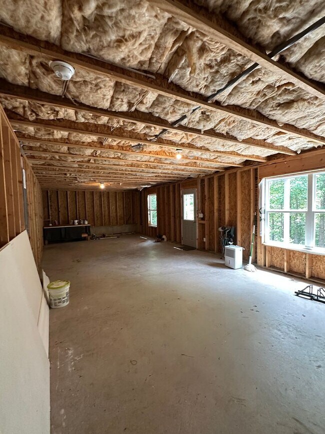 Building Photo - 4 Bedroom home in Gainesville!