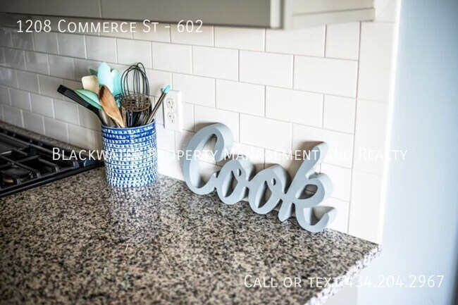 Building Photo - 1208 Commerce St