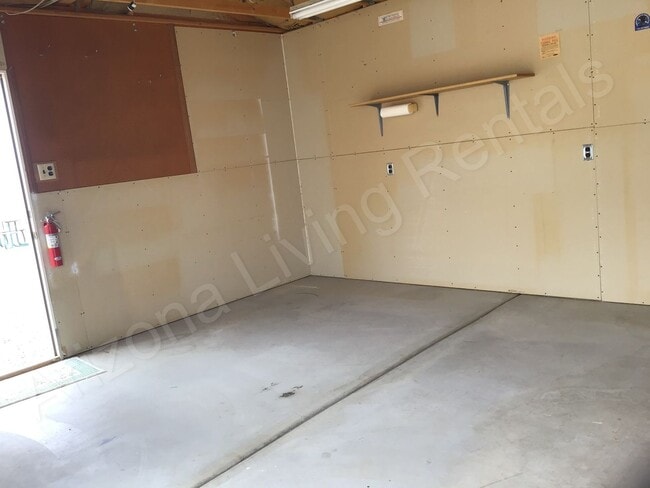 Building Photo - CUL-DE-SAC HOME