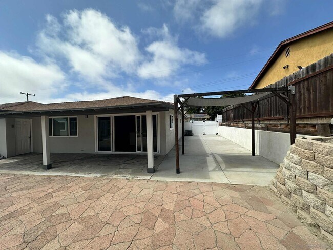 Building Photo - 819 Halecrest Dr