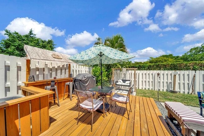 Building Photo - 9743 Saratoga Park Ct
