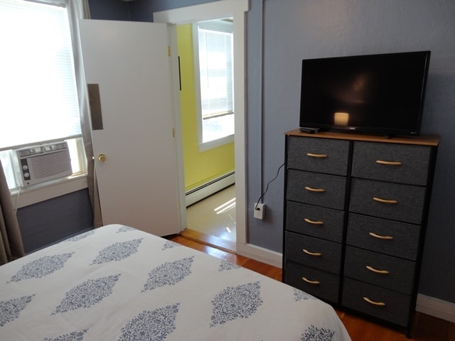 Building Photo - 8 Russell St