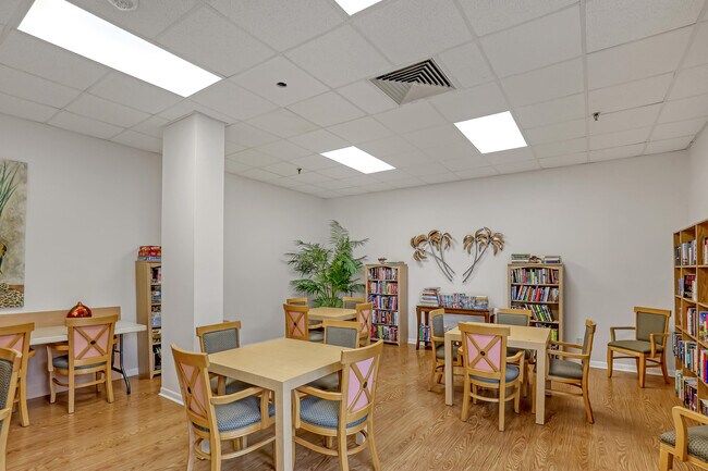 Building Photo - 3400 N Ocean Dr