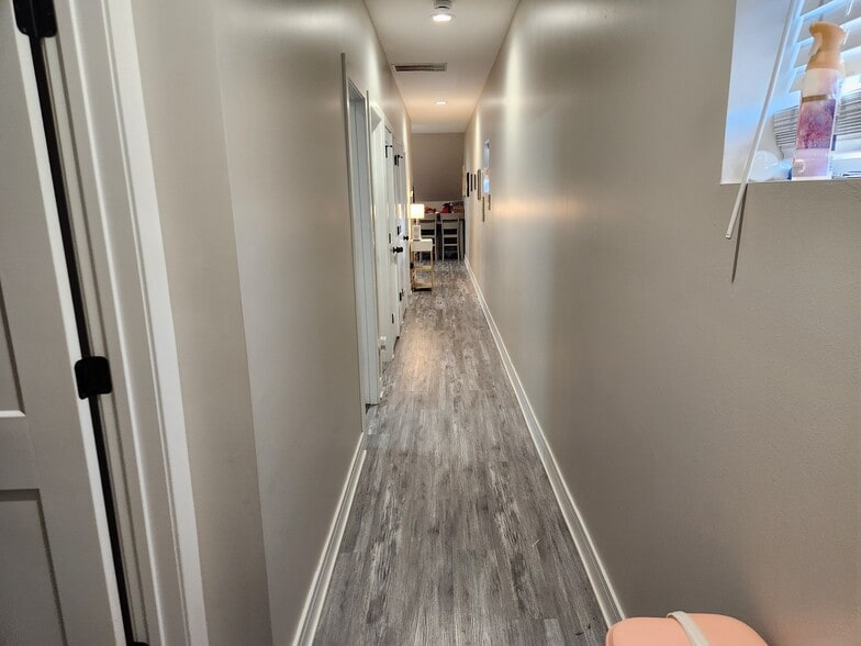 Building Photo - 4051 S Prairie Ave