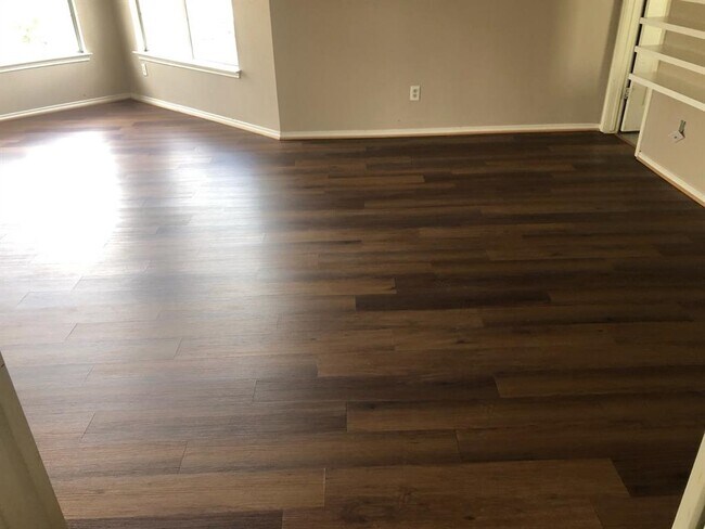 Building Photo - 310 Crossland Cove
