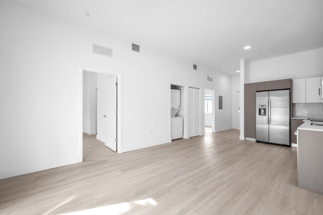 Building Photo - 605 N Dixie Hwy