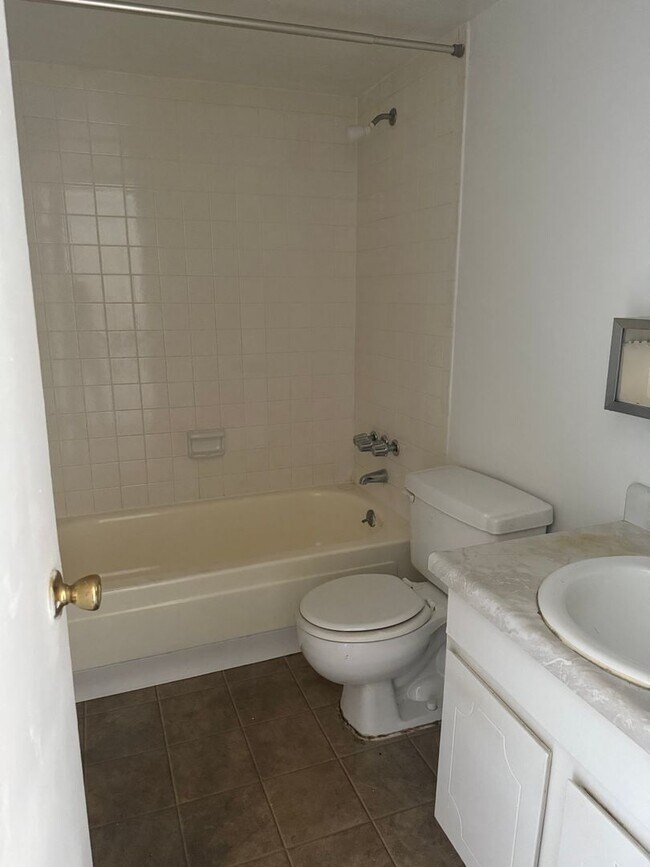 Building Photo - 5317-K103 Curry Ford Road, Orlando 2bed/1bath