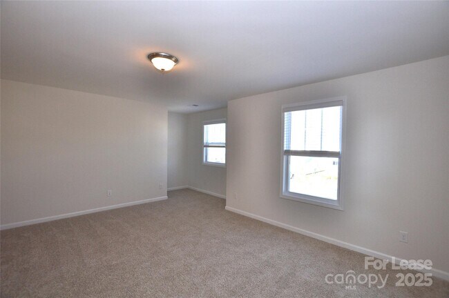 Building Photo - 8007 Oakmere Rd