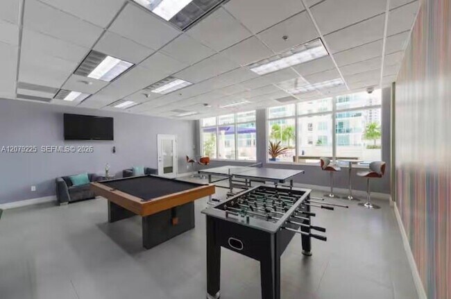 Building Photo - 1200 Brickell Bay Dr