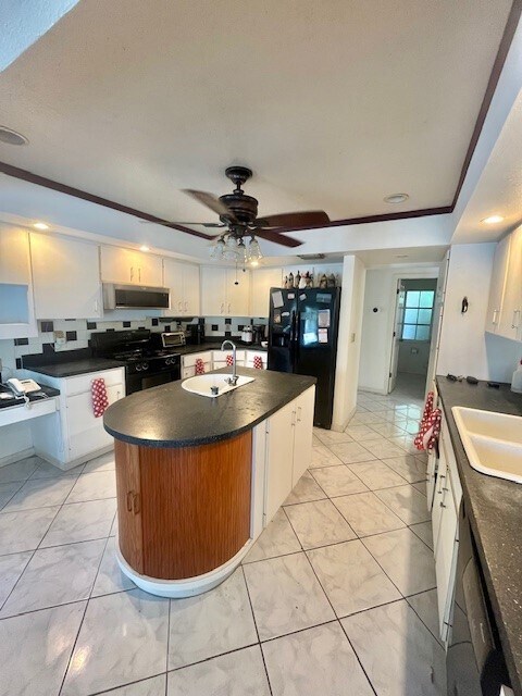 Building Photo - 5638 Country Lakes Dr
