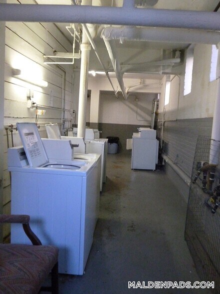 Building Photo - 17-19-19 Washington St S