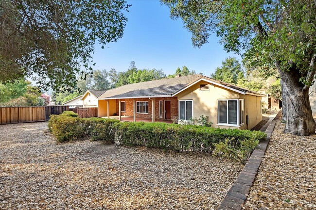 Building Photo - Updated Single Family Home in Saratoga