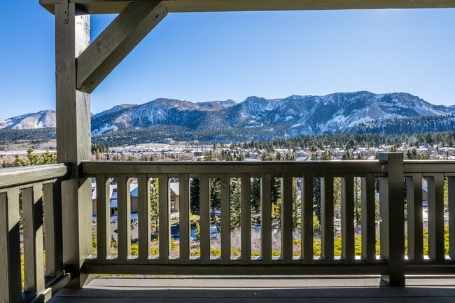 Building Photo - Mountain View Haven