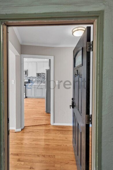 Building Photo - Unit 2466