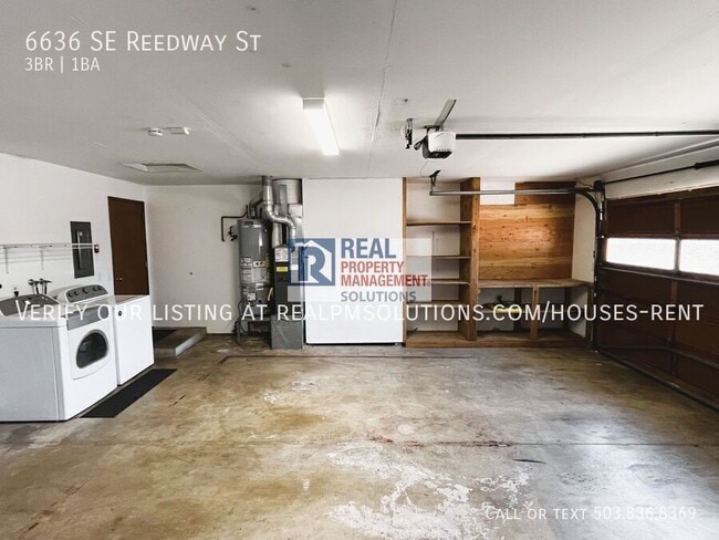 Building Photo - 6636 SE Reedway St
