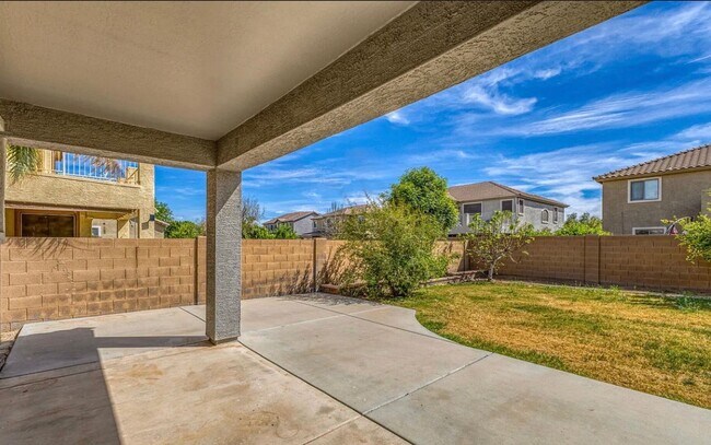Building Photo - 5 BEDROOM HOME IN GILBERT WITH SOLAR/RV GATE
