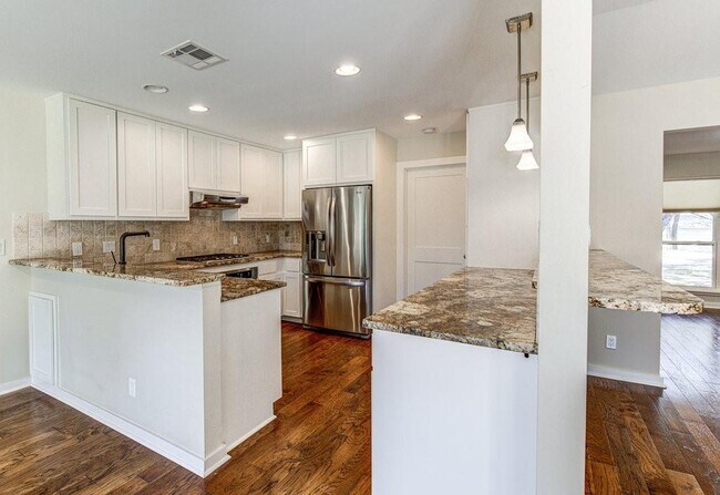 Building Photo - 7305 W Rim Dr