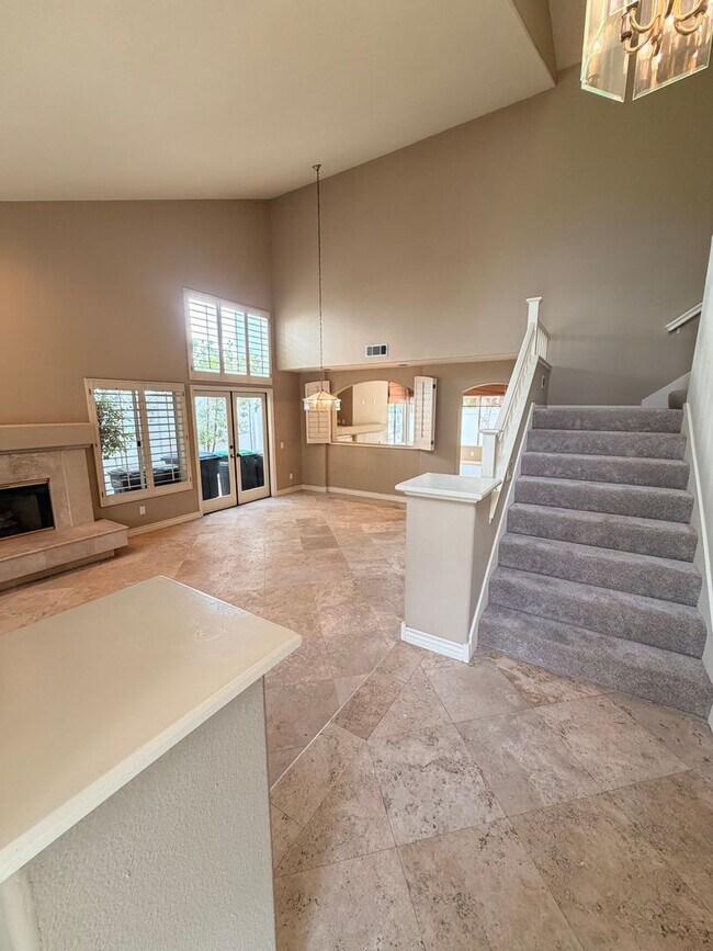 Building Photo - Beautiful 3 Bedroom, 2.5 Bathroom Newport ...