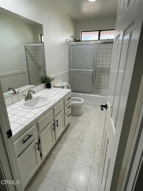 Building Photo - 735 Benson Way