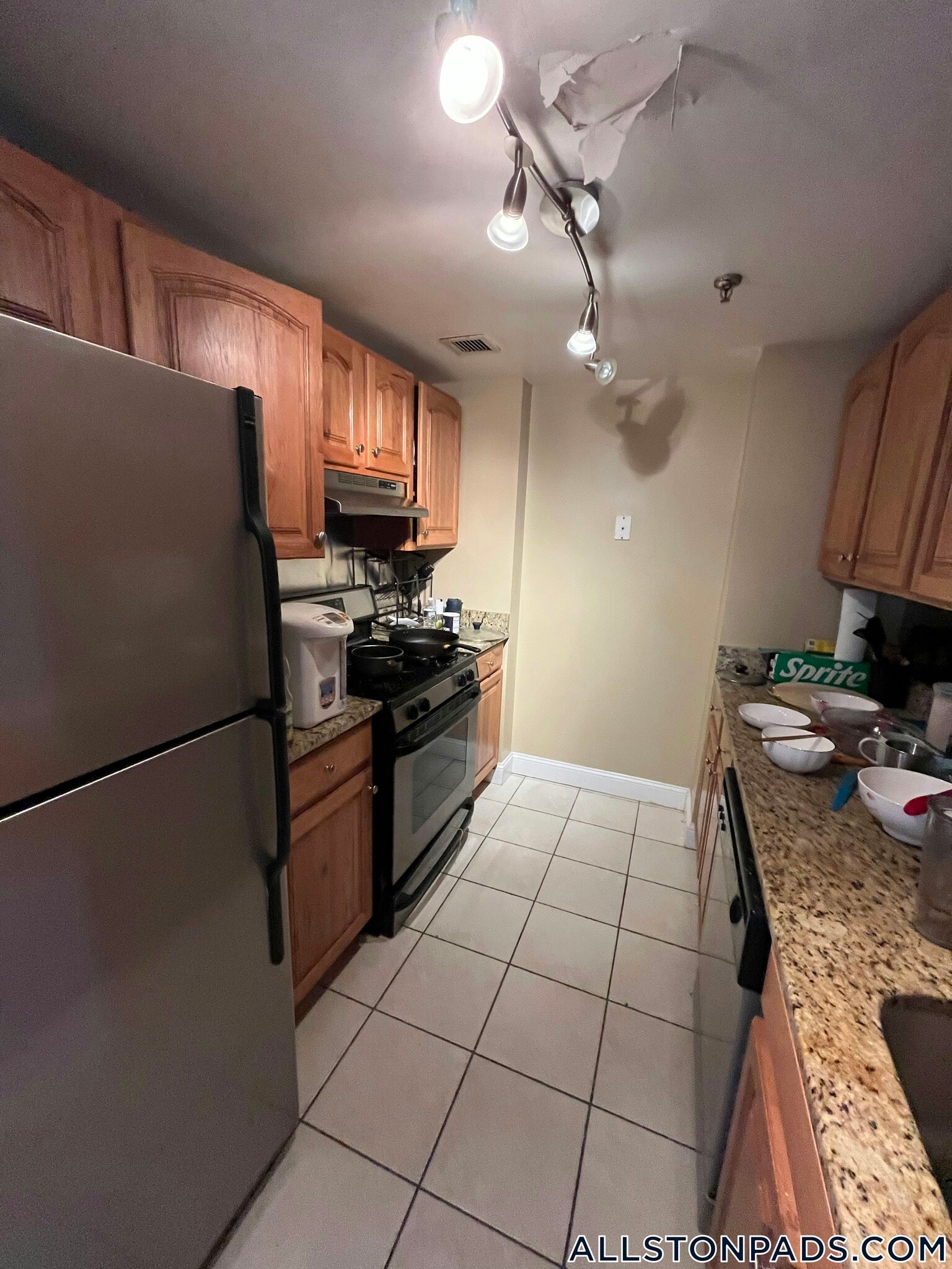 Building Photo - 15 N Beacon St