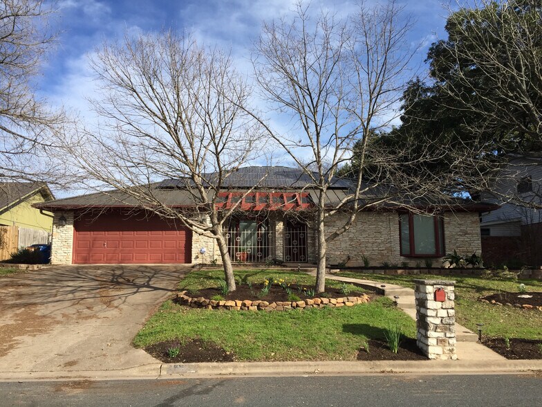 Building Photo - Room in House on Indian Mound Dr